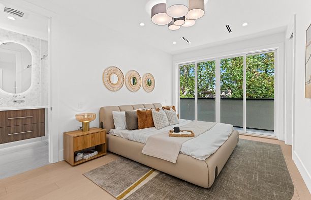 2 5061 Blenheim Street Dunbar