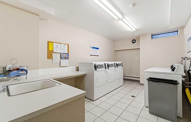 402 2920 Ash Street Fairview VW