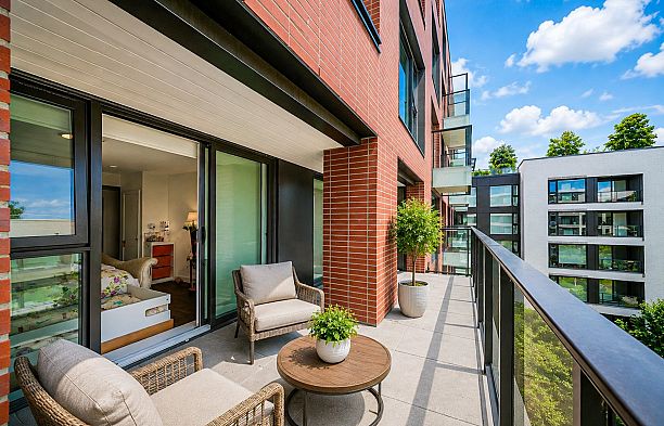 603 1571 W 57th Avenue South Granville