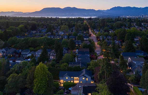 5591 Mackenzie Street Kerrisdale