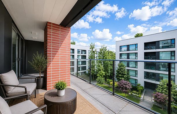 603 1571 W 57th Avenue South Granville