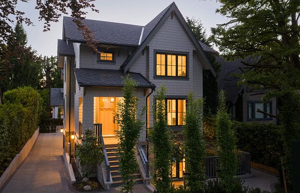 5591 Mackenzie Street Kerrisdale