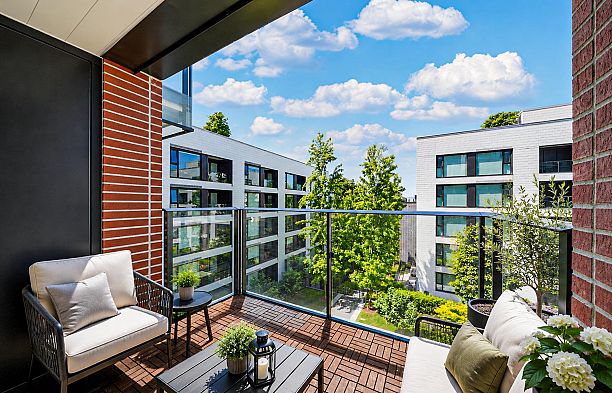 603 1571 W 57th Avenue South Granville