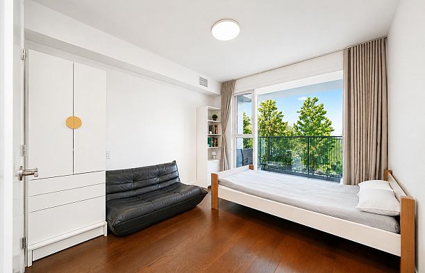 603 1571 W 57th Avenue South Granville