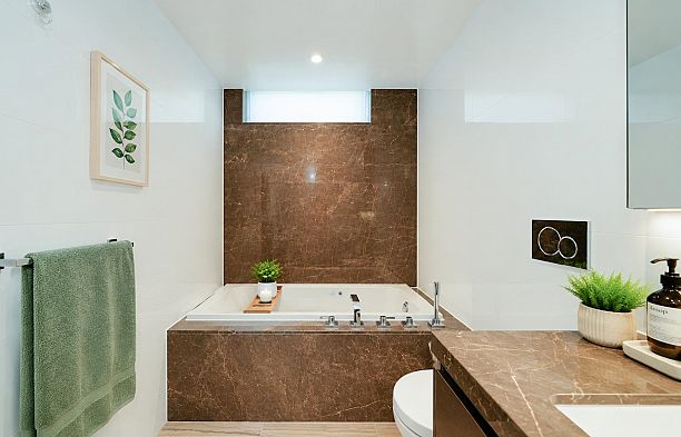 603 1571 W 57th Avenue South Granville