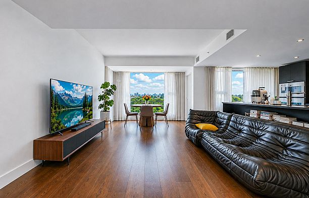 603 1571 W 57th Avenue South Granville