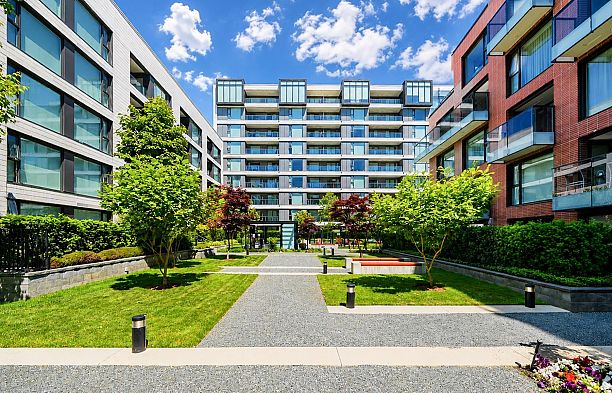 603 1571 W 57th Avenue South Granville