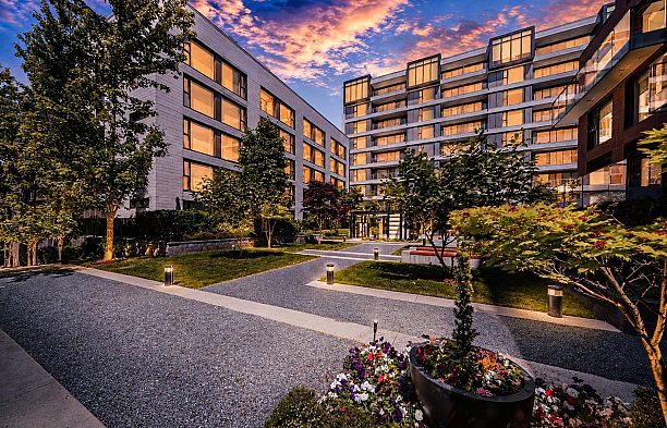 603 1571 W 57th Avenue South Granville