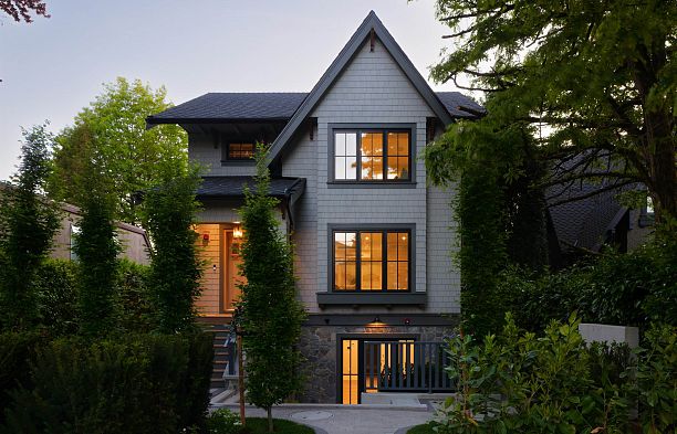 5591 Mackenzie Street Kerrisdale