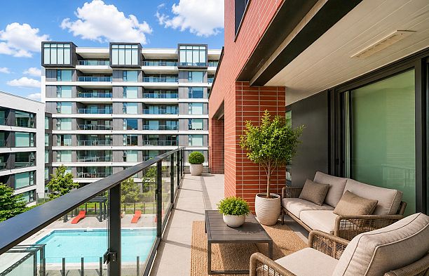 603 1571 W 57th Avenue South Granville