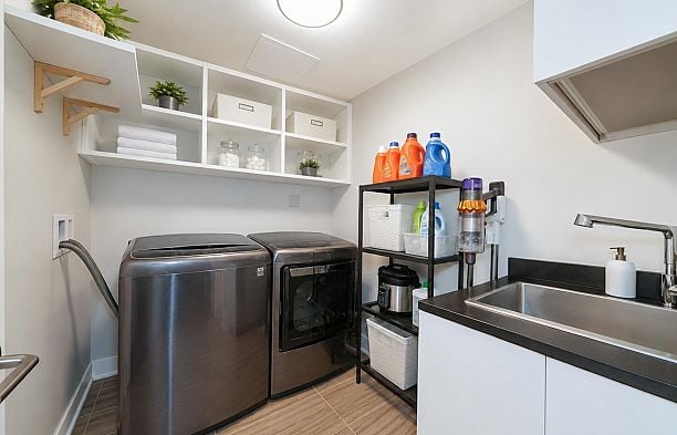 603 1571 W 57th Avenue South Granville