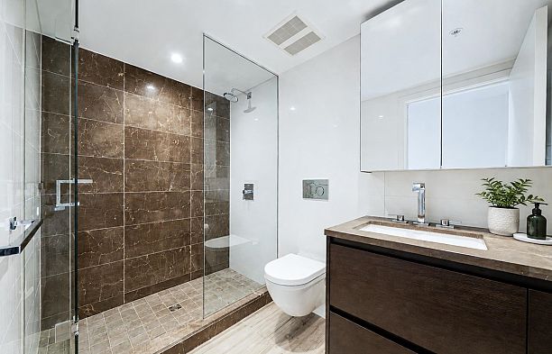 603 1571 W 57th Avenue South Granville