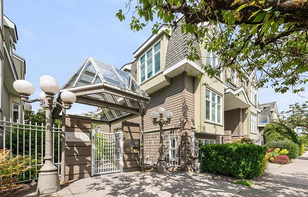 102 725 W 7th Avenue Fairview VW