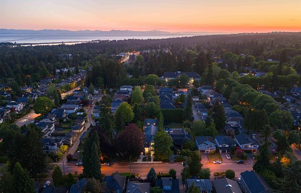 5591 Mackenzie Street Kerrisdale