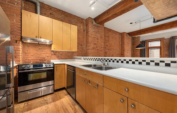 406 518 Beatty Street Downtown VW