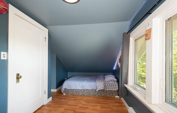 3908 Blenheim Street Dunbar