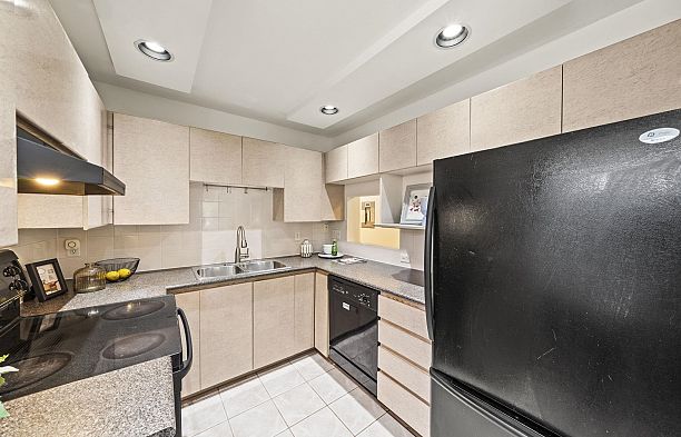 302 1406 W 73rd Avenue Marpole