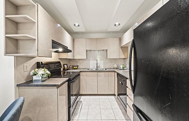 302 1406 W 73rd Avenue Marpole