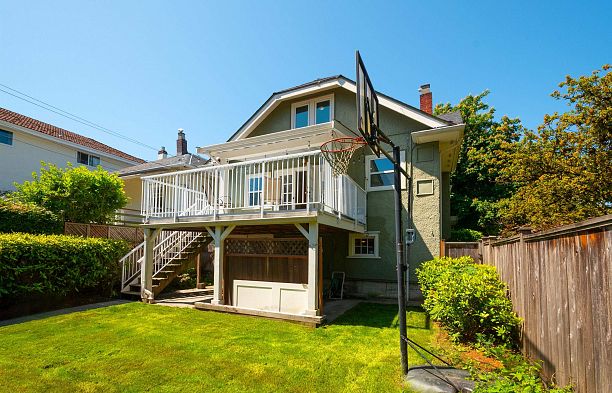 3908 Blenheim Street Dunbar