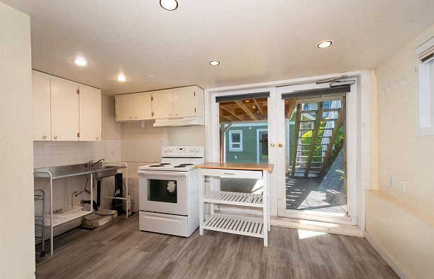 3908 Blenheim Street Dunbar