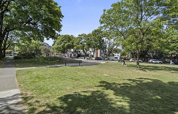 302 1406 W 73rd Avenue Marpole