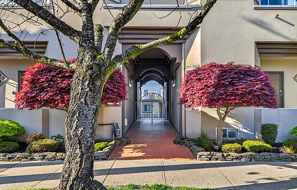 1261 W 7th Avenue Fairview VW