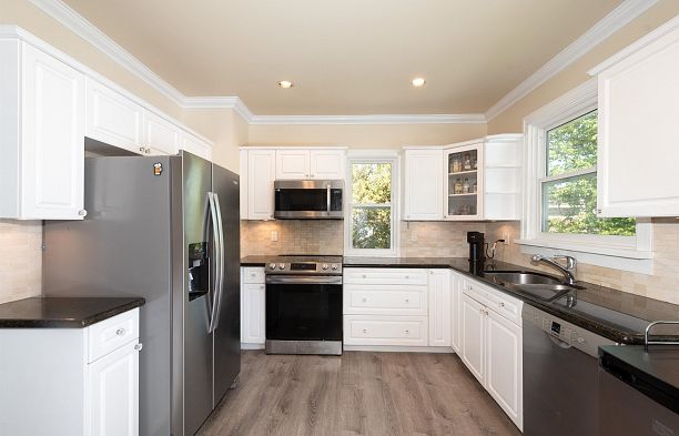 3908 Blenheim Street Dunbar