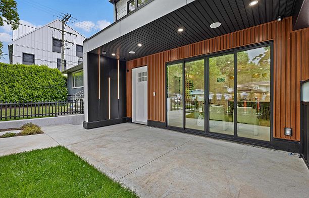 1 182 Ontario Place Main