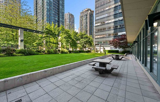 1703 1239 W Georgia Street Coal Harbour