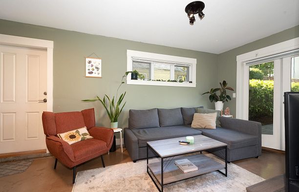 3908 Blenheim Street Dunbar