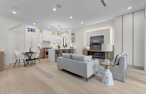 1 182 Ontario Place Main