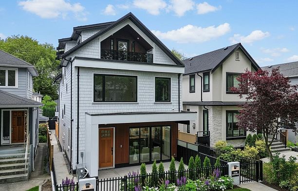 1 182 Ontario Place Main