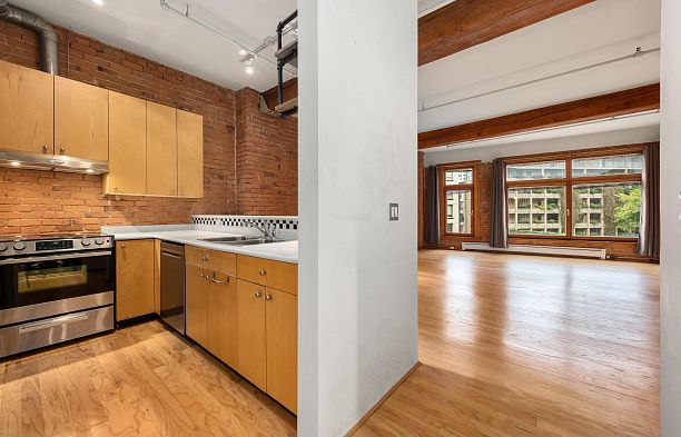 406 518 Beatty Street Downtown VW