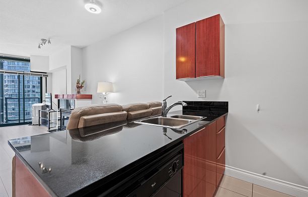 1703 1239 W Georgia Street Coal Harbour