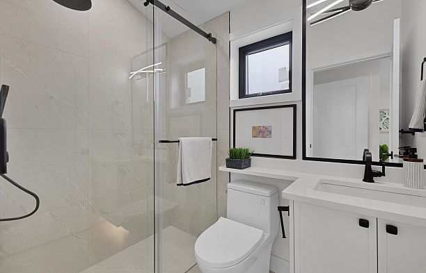 1 182 Ontario Place Main
