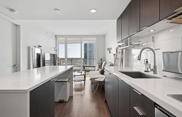 1909 8189 Cambie Street Marpole