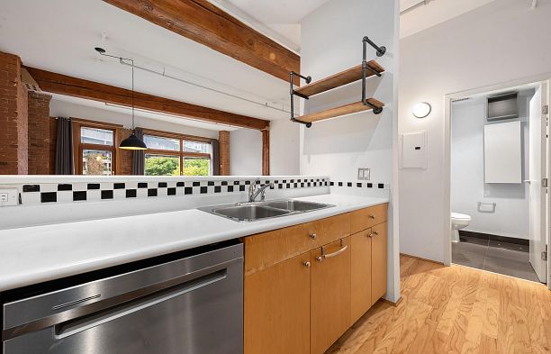406 518 Beatty Street Downtown VW