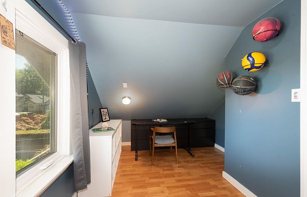 3908 Blenheim Street Dunbar