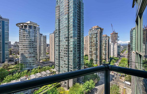 1703 1239 W Georgia Street Coal Harbour