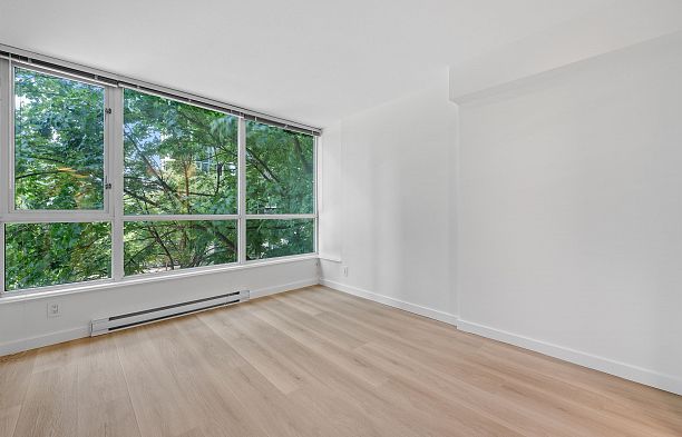 305 1328 W Pender Street Coal Harbour