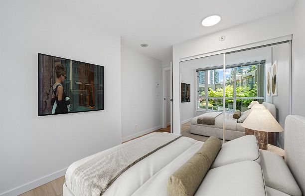 305 1328 W Pender Street Coal Harbour