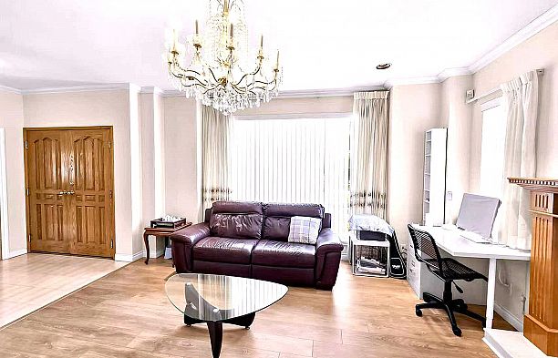 7806 Montcalm Street Marpole