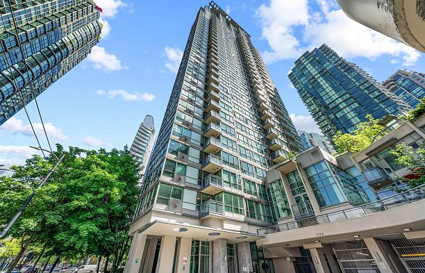 305 1328 W Pender Street Coal Harbour