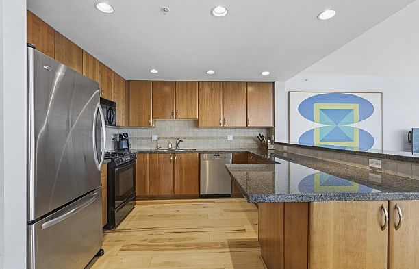 1303 1428 W 6th Avenue Fairview VW