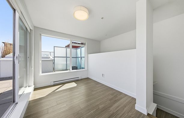 501 379 E Broadway Mount Pleasant VE