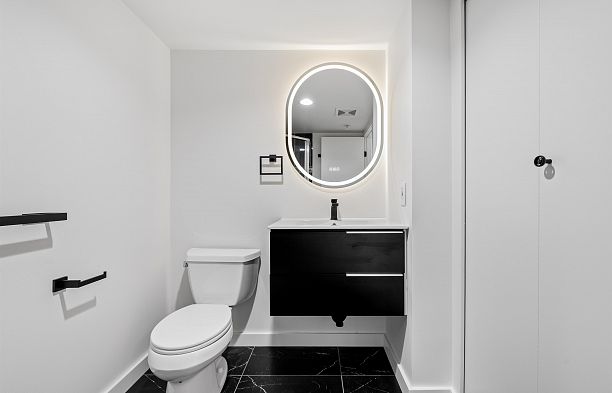 305 1328 W Pender Street Coal Harbour