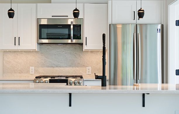 305 1328 W Pender Street Coal Harbour