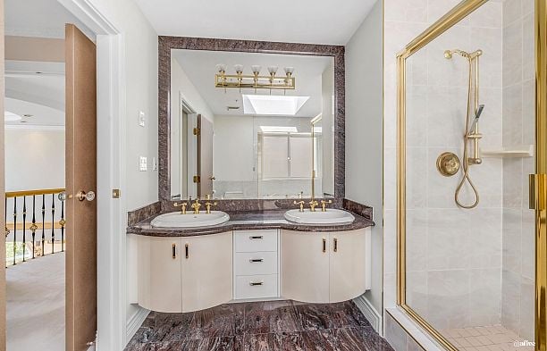 1463 W 57th Avenue South Granville