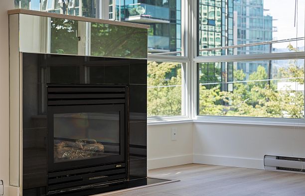 305 1328 W Pender Street Coal Harbour
