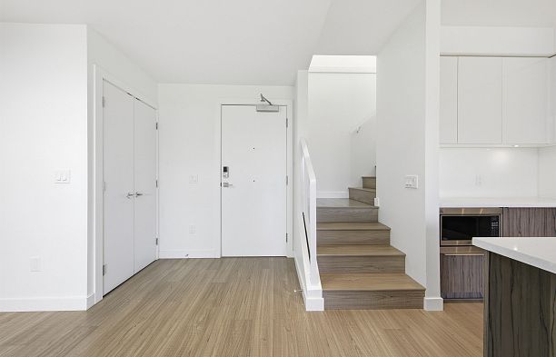 501 379 E Broadway Mount Pleasant VE
